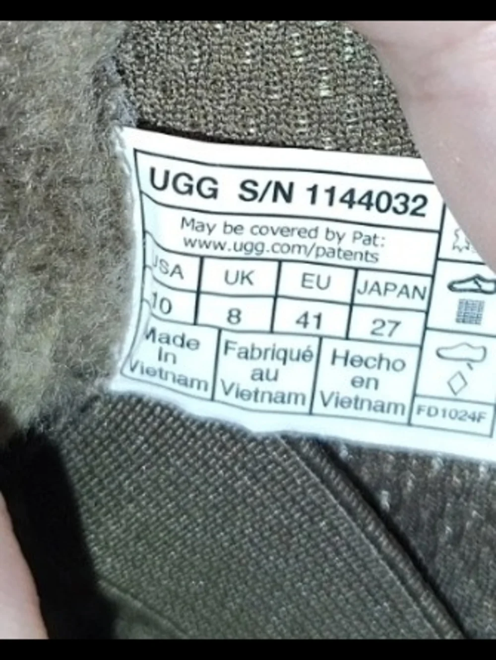 New UGG Womens Fur And Suede Sneaker Shoe In The Color Hickory Size 10